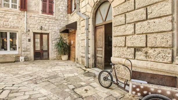 Unclassified image, 1 of 1, button - Kotor Old Town Charm Apartment (Kotor)