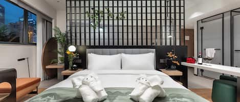 Quarto casal superluxo, vista para a cidade | Wi-Fi de cortesia, roupa de cama