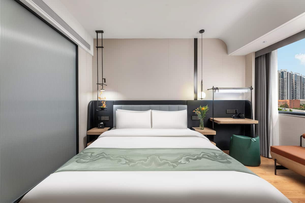 Standard-Doppelzimmer, Stadtblick | Kostenloses WLAN, Bettwäsche