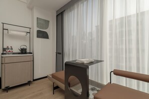 スーペリア ダブルルーム シティビュー | 羽毛の掛け布団、デスク、ノートパソコン用作業スペース、WiFi (無料)