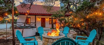 Hill Country Oasis with Pool & Tub