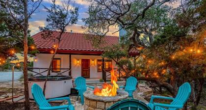 Hill Country Oasis with Pool & Tub