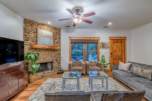 TV, fireplace, offices