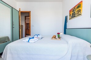 2 makuuhuonetta, silitysrauta/-lauta, ilmainen Wi-Fi, vuodevaatteet