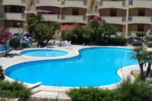 Seasonal outdoor pool