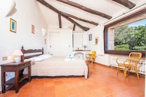 3 chambres, fer et planche à repasser, draps fournis