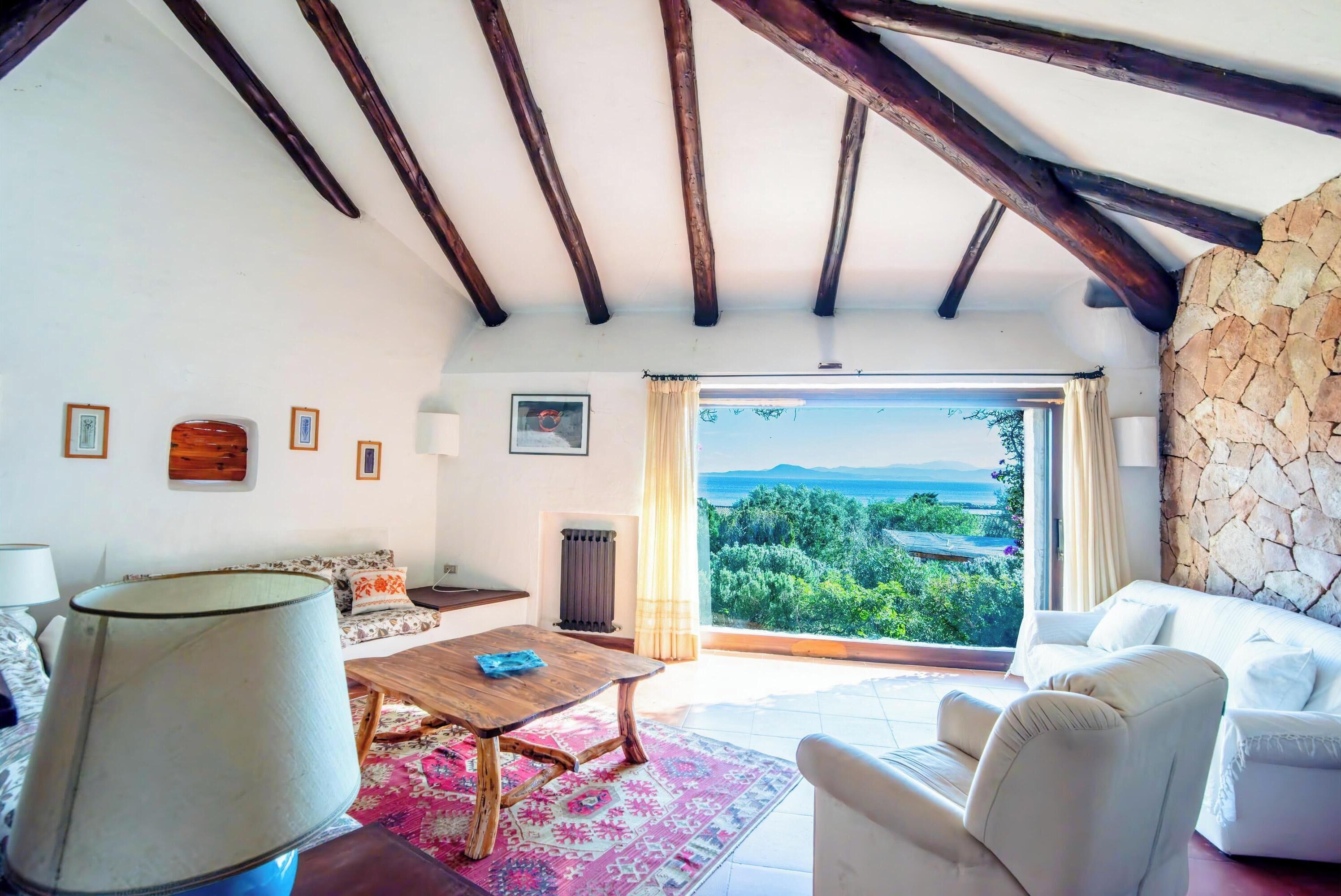 Télévision de 21 pouces avec chaînes par câble, cheminée