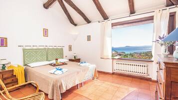 3 chambres, fer et planche Ă repasser, draps fournis