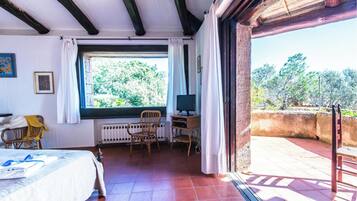 3 chambres, fer et planche Ă repasser, draps fournis