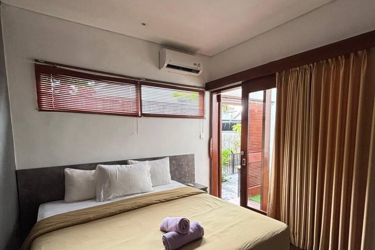 Estudi Deluxe | 1 dormitori, escriptori, wifi gratuïta i roba de llit