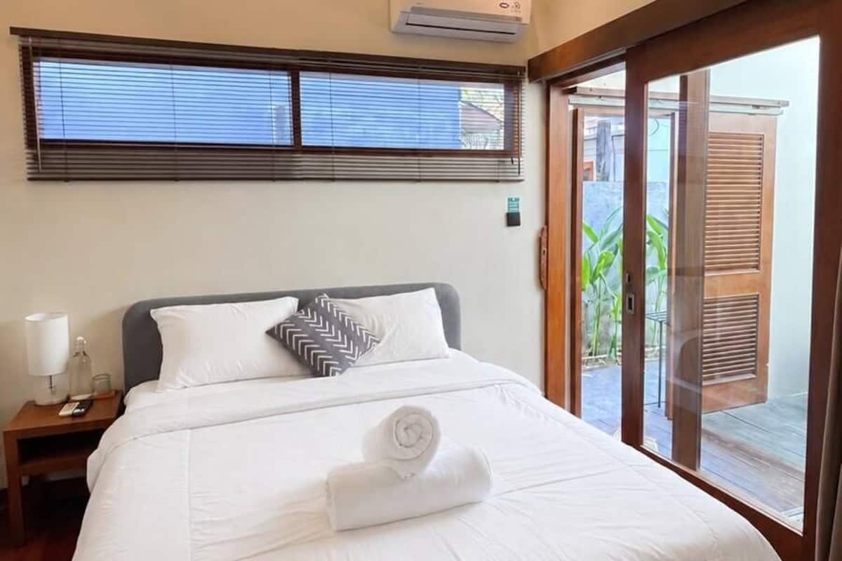 Superior Studio | Desk, WiFi (free), bed sheets