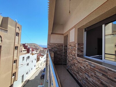 Lovely 5-bedroom apartment with WiFi in Al Hoceima