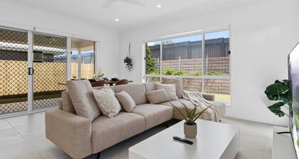 Secluded 4-Bed Retreat Mins to Beaches & Wineries