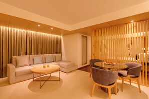 华丽客房 | 起居区