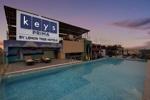 Outdoor pool - Keys Prima by Lemon Tree Kota Rajasthan (Kota)