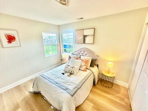 3 bedrooms, desk, WiFi