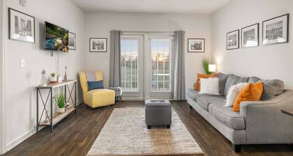 Beautiful Extended Stay - Pool & Gym