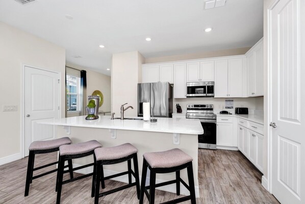 Refrigerador, horno, parrilla de estufa y lavavajillas 