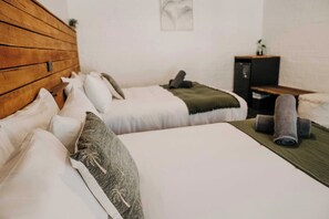 9 Schlafzimmer, BĂŒgeleisen/BĂŒgelbrett, WLAN, BettwĂ€sche