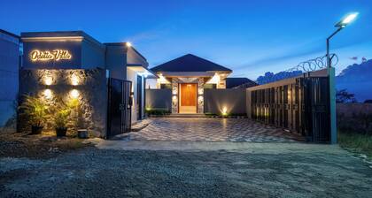 Luxury 5-bedroom villa in beautiful West Java with AC, WiFi, Private Pool