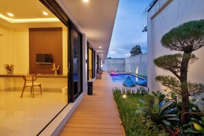 Pool - Luxury 5-bedroom villa in beautiful West Java with AC, WiFi, Private Pool (West Java)