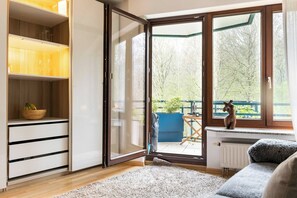 Living area - Elegant Studio Apartment in Düsseldorf Ludenberg (Düsseldorf)