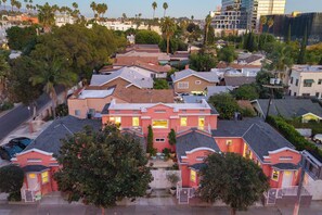 Exterior - 2 Units in Prime Hollywood Location | Chic Renovated 1BDRs w/ Patio | AvantStay (Los Angeles)