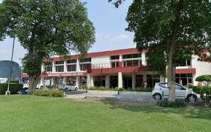 Front of property - Skylark Tourist Resort Panipat (Panipat)