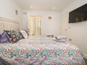 4 Schlafzimmer, individuell dekoriert, individuell eingerichtet