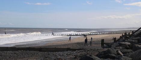 ชายหาด