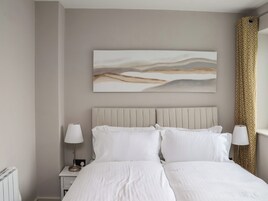 2 bedrooms, individually decorated, individually furnished, free WiFi