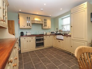 Astianpesukone, keittoastiat/astiat/ruokailuvälineet