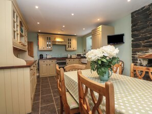 Dining - Priddbwll (Denbigh)