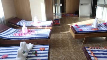 Sauna, hot tub, deep-tissue massages, massages