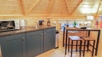 Cookware/dishes/utensils