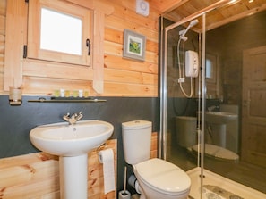 Shower - Little Orchard Lodge (Truro)