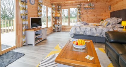 Little Orchard Lodge