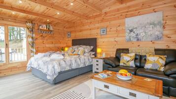 1 habitación, decoración personalizada y muebles diferentes