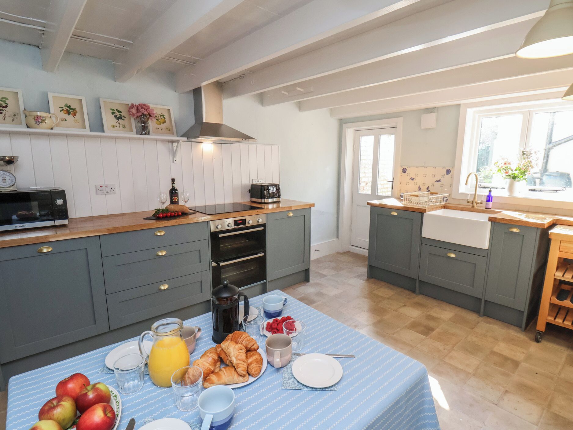 Dishwasher, cookware/dishes/utensils