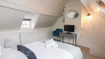 Cottage | 3 bedrooms, individually decorated, individually furnished, free WiFi