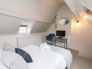 Cottage | 3 bedrooms, individually decorated, individually furnished, free WiFi