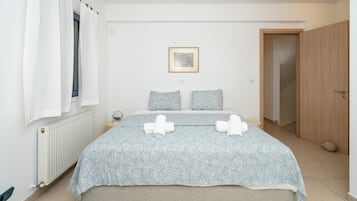 Deluxe Villa, Partial Sea View | 4 bilik tidur, peti besi dalam bilik, dihias secara berasingan