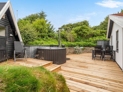 "Annemone" - 900m from the sea by Interhome