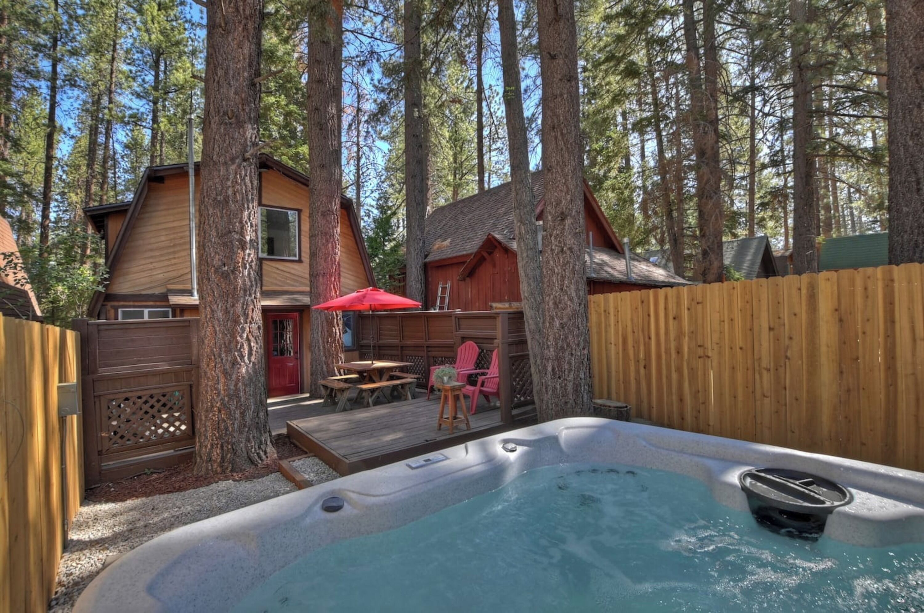 Cabin có thiết kế đặc trưng, 2 phòng ngủ, lò sưởi, quang cảnh núi | Bồn tắm spa riêng