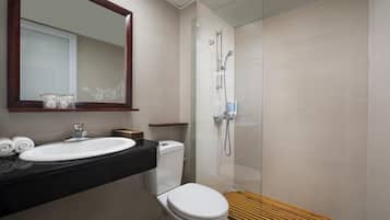 Rainfall showerhead, designer toiletries, hair dryer, slippers