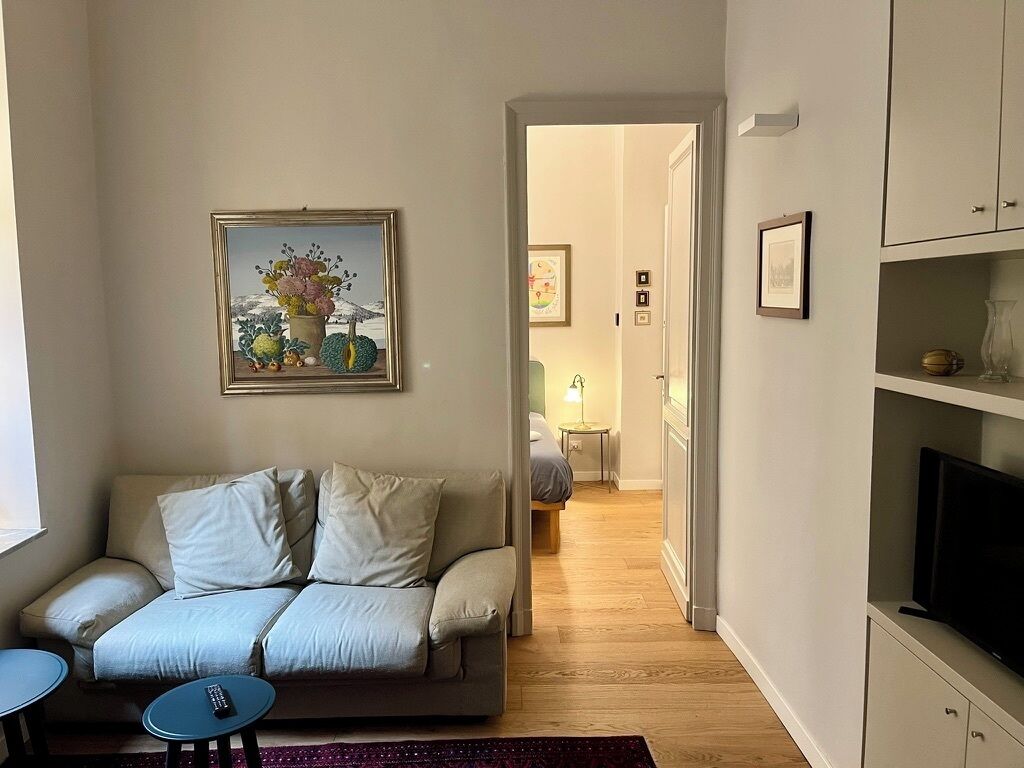 Apartment, 2 Bedrooms, Accessible, Smoking | Living room