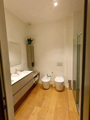 Apartment, 2 Bedrooms, Accessible, Smoking | Bathroom - Casa Meraviglia Torino (Turin)