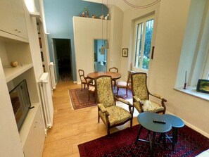Apartment, 2 Bedrooms, Accessible, Smoking | Dining room - Casa Meraviglia Torino (Turin)
