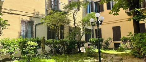 Apartment, 2 Bedrooms, Accessible, Smoking | Front of property