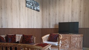 Uklassifisert bilde, 5 av 8, knapp
